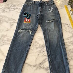 No Boundaries High Rise Embellished Mom Jeans. Size Junior 11 NWT